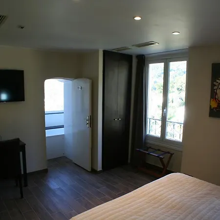 Restaurant Les Deux Freres روكوبرُن كاب مارتي