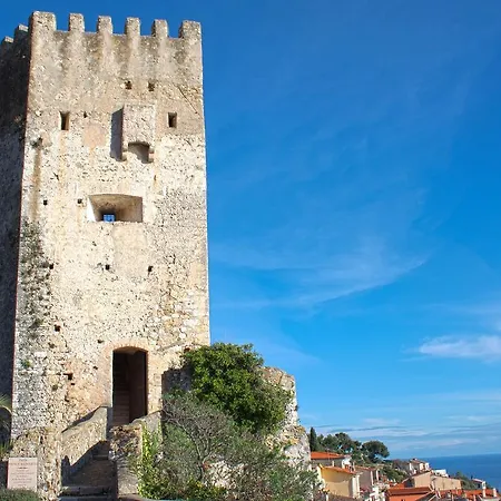 Restaurant Les Deux Freres فندق