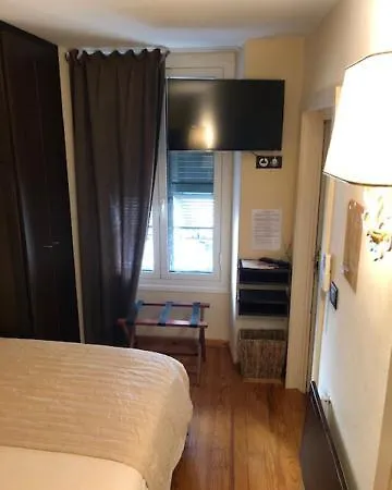 酒店 Restaurant Les Deux Freres 罗克布吕讷-卡普马丹