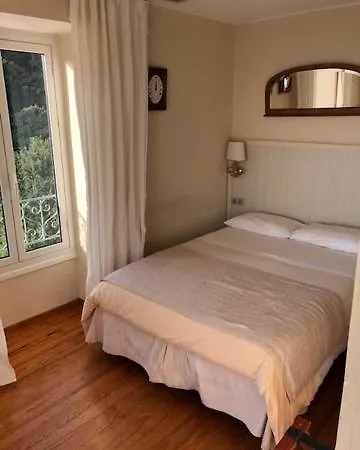 فندق Restaurant Les Deux Freres 2*