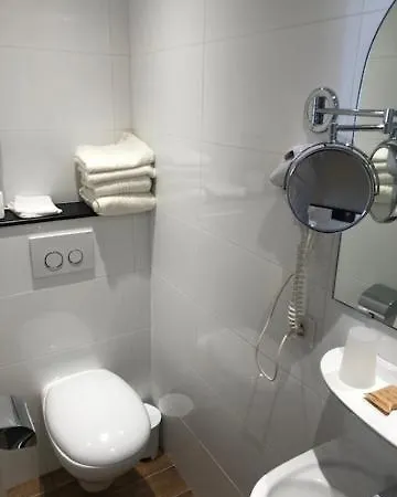 Restaurant Les Deux Freres روكوبرُن كاب مارتي