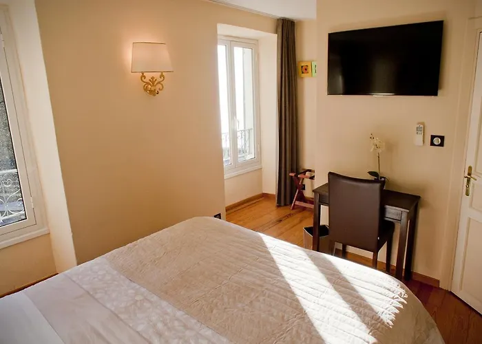 Restaurant Les Deux Freres روكوبرُن كاب مارتي