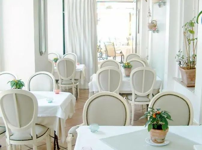 Restaurant Les Deux Freres فندق
