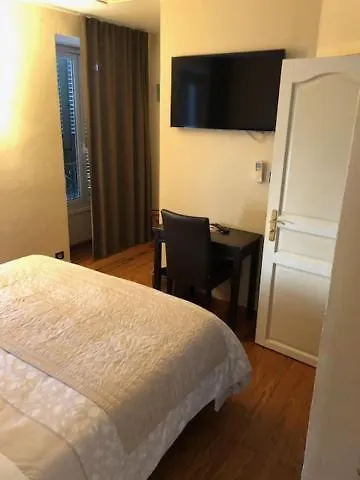 Restaurant Les Deux Freres روكوبرُن كاب مارتي